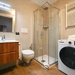 Me Too Exclusive - Interno 7