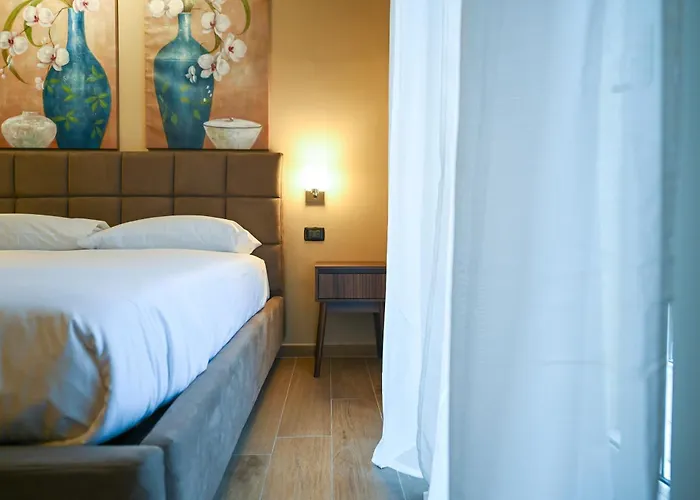 Me Too Exclusive - Interno 7