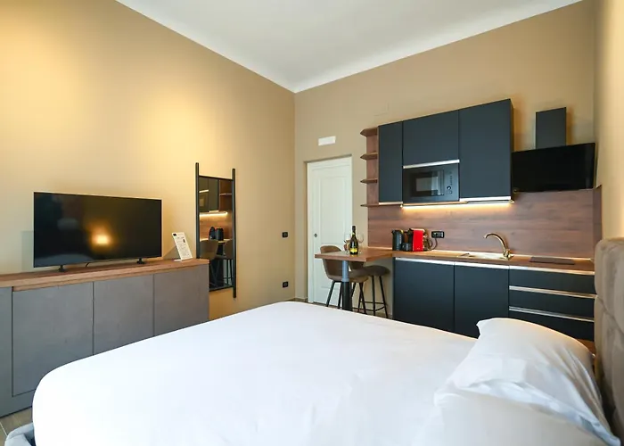 Me Too Exclusive - Interno 7 *