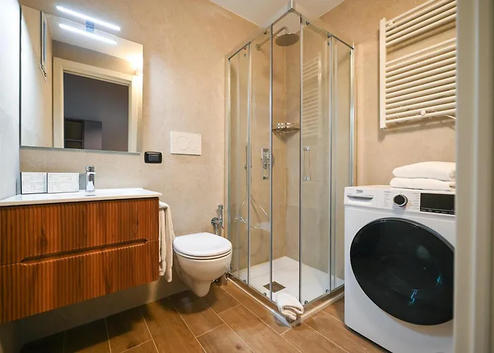 Me Too Exclusive - Interno 7