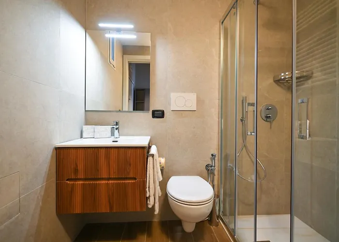 Me Too Exclusive - Interno 7 Bari